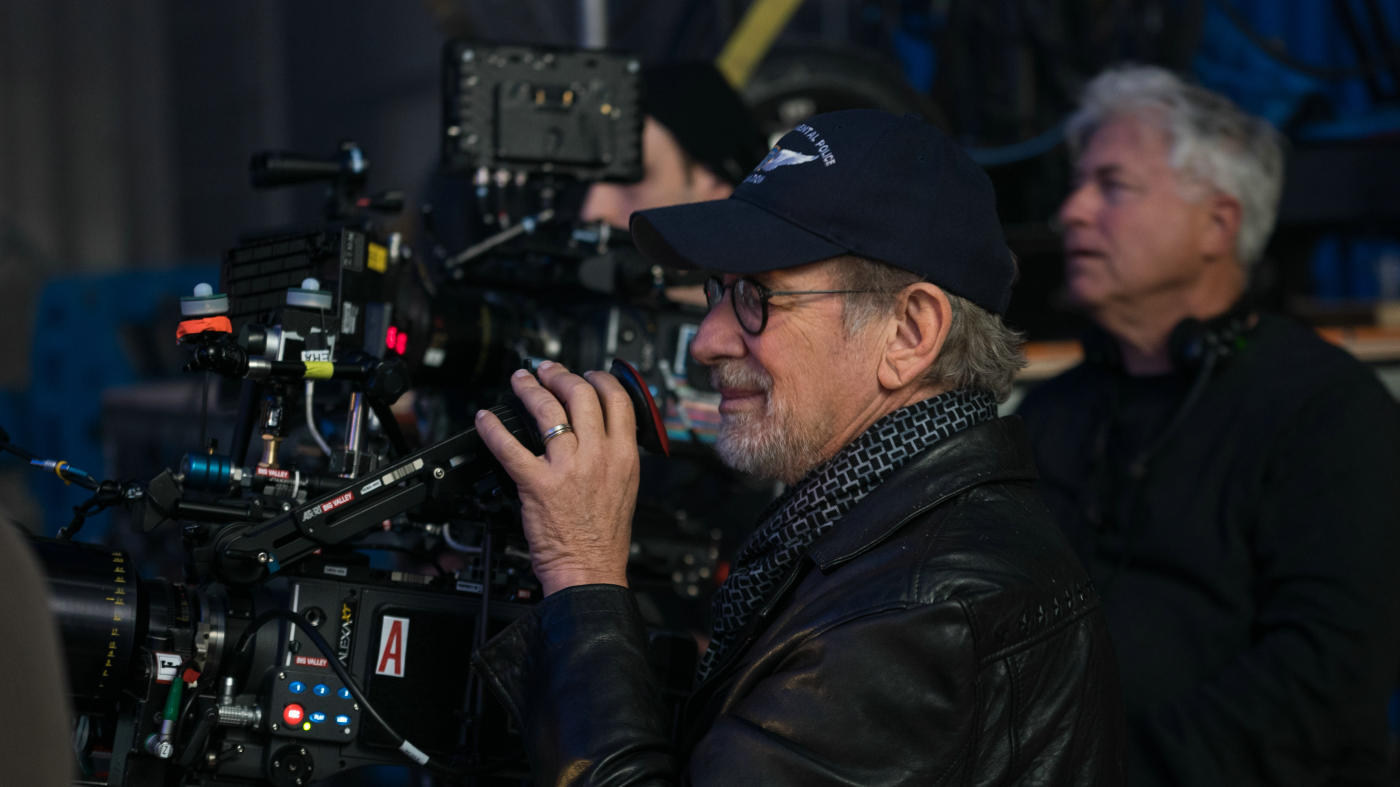 Steven Spielberg Directs Behind the Scenes