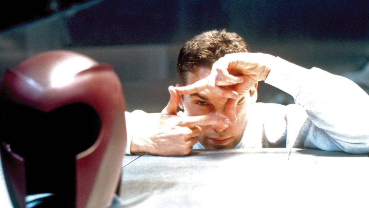 Bryan Singer Directs Behind the Scenes