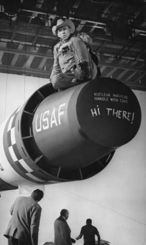 Nuclear Warhead, Handle with Care ! - Behind the Scenes photos