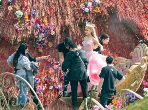 Ariana As Glinda